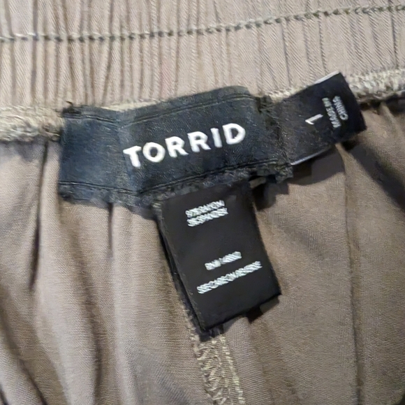 TORRID Olive Green cargo ankle jogger pants  size 1x - Picture 3 of 8